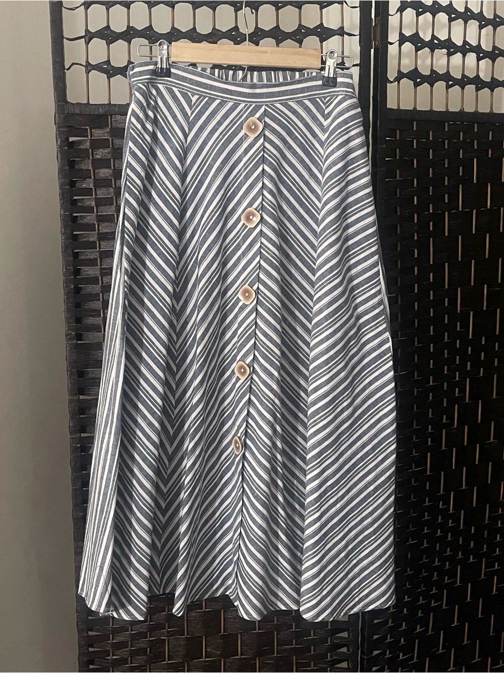 Striped Button-Front A-Line Midi Skirt - Blue and White